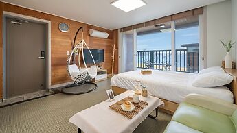 Geoje Beachwhite Pension