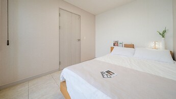 Geoje Beachwhite Pension