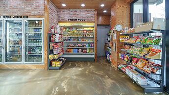 Geoje Beachwhite Pension