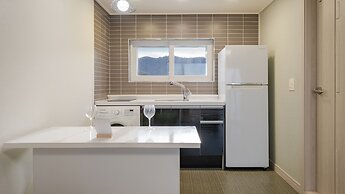 Geoje Beachwhite Pension