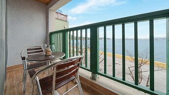 Geoje Beachwhite Pension