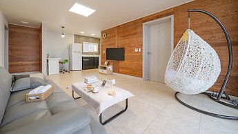 Geoje Beachwhite Pension