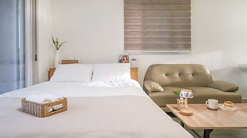 Geoje Beachwhite Pension