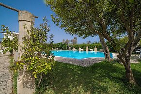 Villa Lisa Garden and Pool