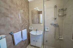 Villa Lisa Garden and Pool