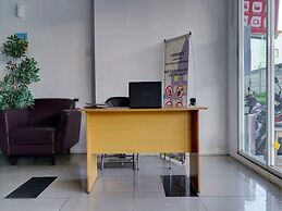 OYO Life 92889 Apartement Grand Sentraland Karawang By A.t Room