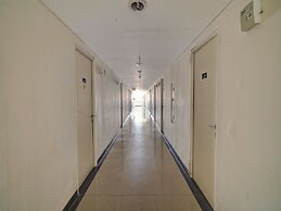 OYO Life 92889 Apartement Grand Sentraland Karawang By A.t Room