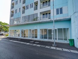 OYO Life 92889 Apartement Grand Sentraland Karawang By A.t Room