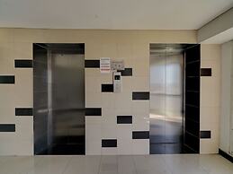 OYO Life 92889 Apartement Grand Sentraland Karawang By A.t Room