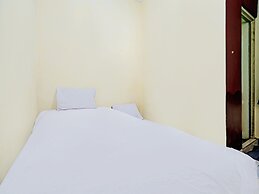 OYO Life 92546 Kost Merah Bojongsoang Syariah