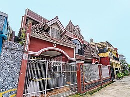 OYO Life 92546 Kost Merah Bojongsoang Syariah