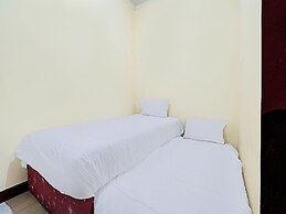 OYO Life 92546 Kost Merah Bojongsoang Syariah