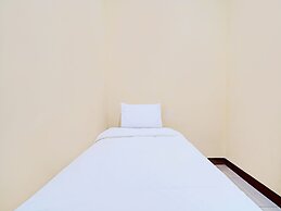 OYO Life 92546 Kost Merah Bojongsoang Syariah