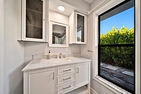 Experience of a Lifetime - Waterfront Living