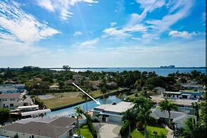 Experience of a Lifetime - Waterfront Living