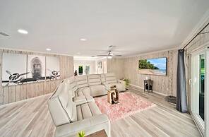 Experience of a Lifetime - Waterfront Living