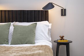 Hidden Garden A Serene Miami Escape