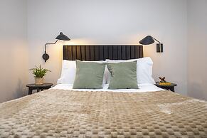 Hidden Garden A Serene Miami Escape