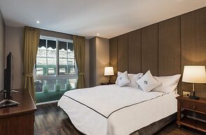 The Elite Thong Lor 25