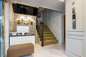 The Elite Thong Lor 25