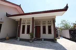 OYO Life 93157 Kos Kaloka