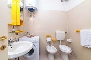 I Fari 74 600 Mt From The Beach