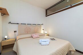 I Fari 74 600 Mt From The Beach