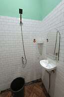 OYO Life 93158 Kost Asaka