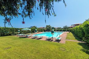 Il Borgo Vip D2 700 Mt From The Beach