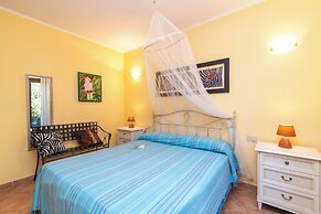 Il Borgo C8 700 Mt From The Beach