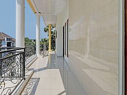 OYO Life 92935 Ayu Kost Eksklusif