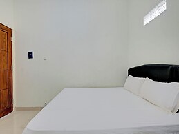 OYO Life 92935 Ayu Kost Eksklusif