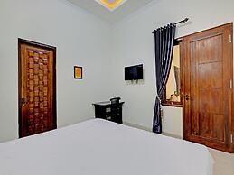 OYO Life 92935 Ayu Kost Eksklusif