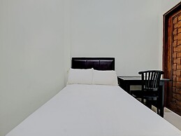 OYO Life 92935 Ayu Kost Eksklusif