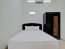 OYO Life 92935 Ayu Kost Eksklusif