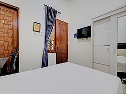 OYO Life 92935 Ayu Kost Eksklusif