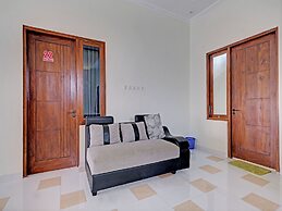 OYO Life 92935 Ayu Kost Eksklusif