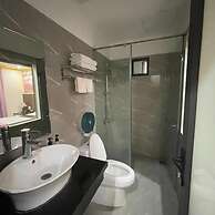 Hoang Gia LB Hotel by Bay Luxury