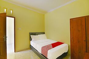 OYO Life 90675 Ld Residence