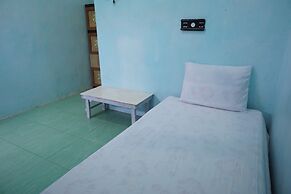 OYO Life 93017 Kost H Soeroso