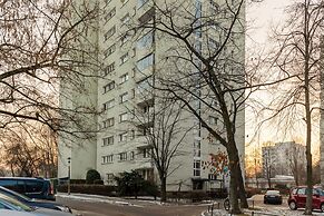 Stylish Apartment in Żoliborz by Renters