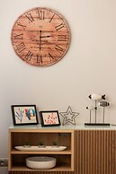 Stylish Apartment in Żoliborz by Renters