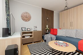 Stylish Apartment in Żoliborz by Renters