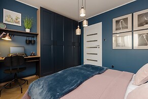 Stylish Apartment in Żoliborz by Renters