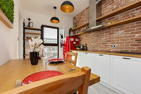 Deep Green Apartment by Renters