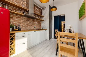 Deep Green Apartment by Renters