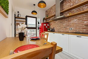 Deep Green Apartment by Renters