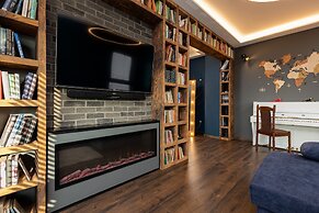 Deep Green Apartment by Renters