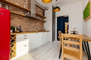 Deep Green Apartment by Renters