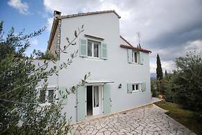 Sinies Stone Cottage - NE Corfu